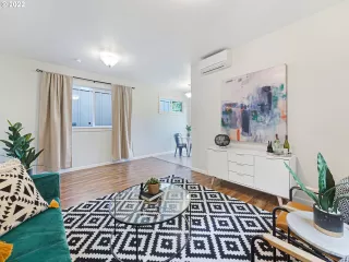 Photo #4: 22022871 Listing 