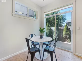 Photo #6: 22022871 Listing 