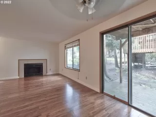 Photo #5: 22023002 Listing