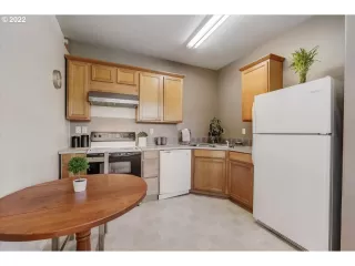 Photo #2: 22023046 Listing