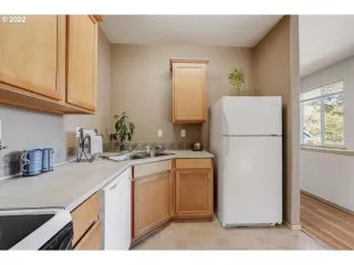 Photo #3: 22023046 Listing