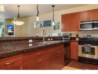 Photo #5: 22023188 Listing