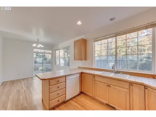 Photo #5: 22023792 Listing