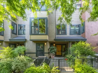 Click for more information on MLS # 22026126 : 735 SE 34TH AVE More Details about MLS # 22026126 : 735 SE 34TH AVE