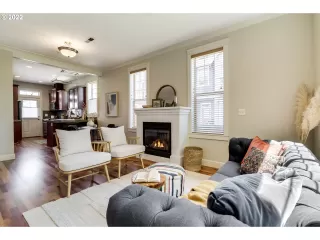 Photo #4: 22026830 Listing