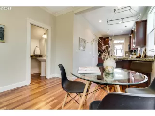 Photo #6: 22026830 Listing