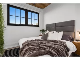 Photo #5: 22026860 Listing