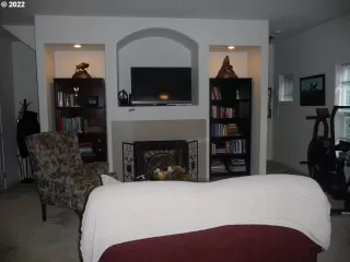 Photo #2: 22028619 Listing