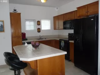 Photo #4: 22028619 Listing