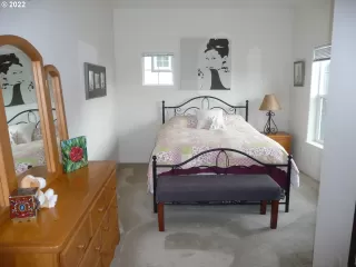 Photo #5: 22028619 Listing