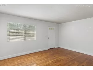 Photo #5: 22029789 Listing