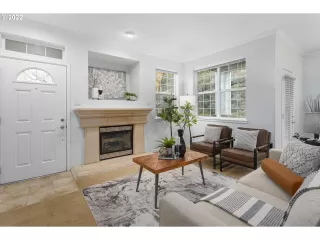 Photo #5: 22029837 Listing