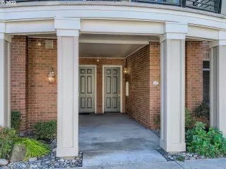 Photo #3: 22029926 Listing