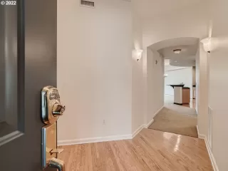 Photo #4: 22029926 Listing