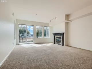 Photo #6: 22029926 Listing