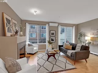 Photo #4: 22029941 Listing