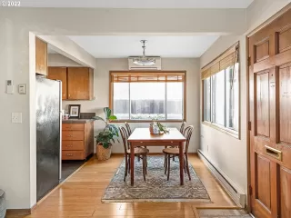 Photo #3: 22030018 Listing 