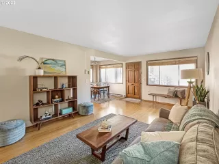 Photo #4: 22030018 Listing 