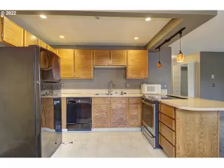 Photo #3: 22030618 Listing