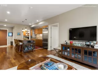 Photo #5: 22030620 Listing