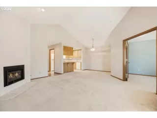 Photo #4: 22030707 Listing 
