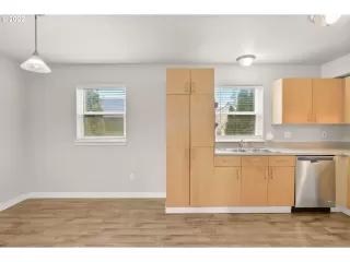 Photo #2: 22031791 Listing