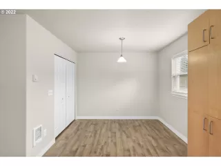 Photo #3: 22031791 Listing