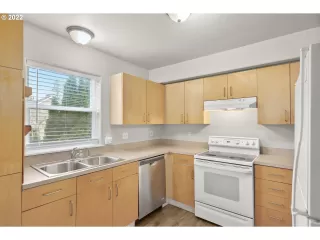 Photo #4: 22031791 Listing