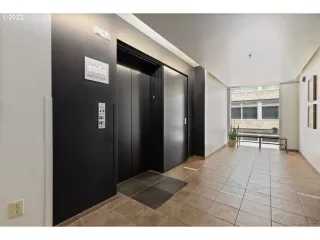 Photo #5: 22032616 Listing