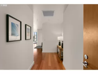 Photo #2: 22033073 Listing