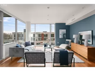 Photo #4: 22033073 Listing