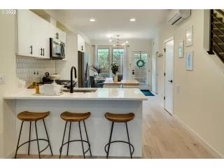 Photo #6: 22033316 Listing 