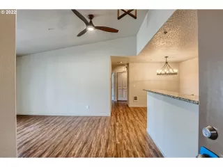 Photo #2: 22033326 Listing