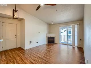 Photo #3: 22033326 Listing