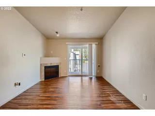 Photo #4: 22033326 Listing