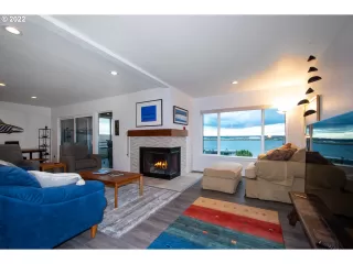 Photo #6: 22034880 Listing