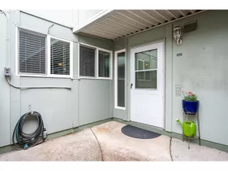 Photo #4: 22035147 Listing