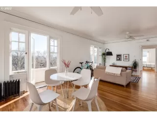 Photo #4: 22035946 Listing