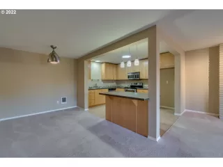 Photo #2: 22036076 Listing