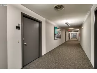 Photo #4: 22036076 Listing