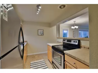 Photo #6: 22036850 Listing 