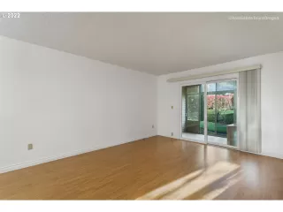 Photo #3: 22037075 Listing