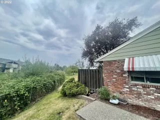 Photo #2: 22037339 Listing