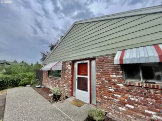 Photo #3: 22037339 Listing