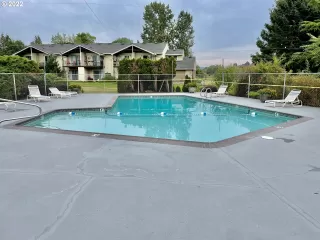 Photo #4: 22037339 Listing