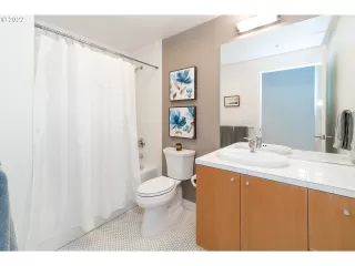 Photo #2: 22037595 Listing