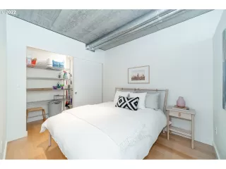 Photo #4: 22037595 Listing