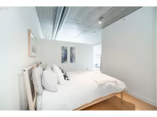 Photo #6: 22037595 Listing