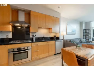 Photo #6: 22038520 Listing