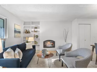 Photo #6: 22038536 Listing